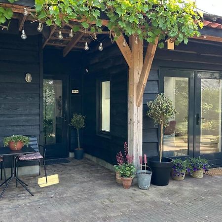Bedandbreakfastrouveen Exterior photo