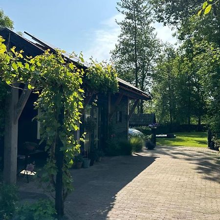 Bedandbreakfastrouveen Exterior photo