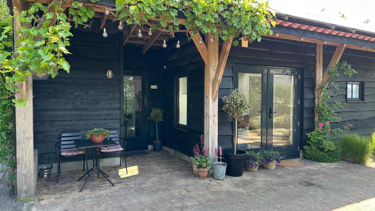 Bedandbreakfastrouveen Exterior photo